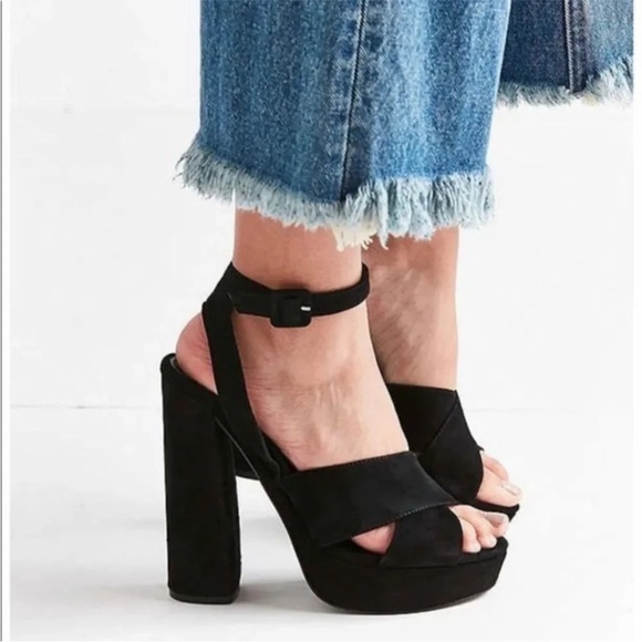 Steve Madden Jodi Black Platform Heels sz 6 Suede Ankle Strap High Heel Sandals - Picture 1 of 7